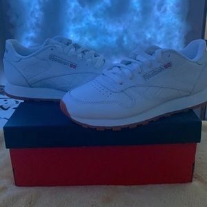 classic Reebok shoes - size 7